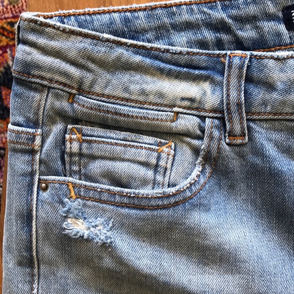 Zara Embroidered Distressed Jeans Mini Flare Sz 6 - Picture 7 of 8